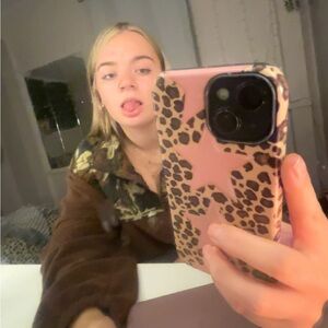 Meet your Posher, Sabrina